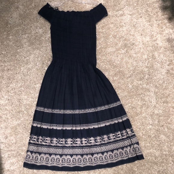 Max Studio Dresses & Skirts - MAX STUDIO Maxi blue dress with white details